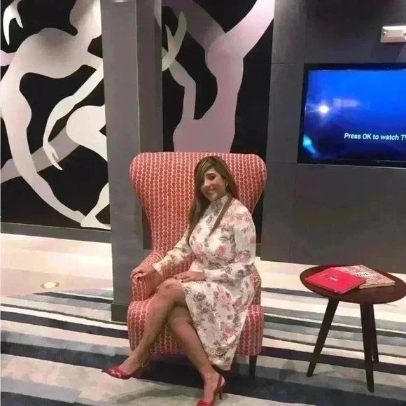 NANETTE LEPORE CREAM FLORAL DRESS. size 2 - Picture 8 of 9